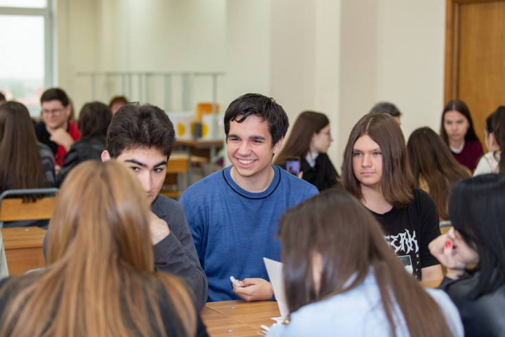 Студенты АГУ под руководством экспертов Отделения Банка России поработали над снижением ключевой ставки на деловой игре  